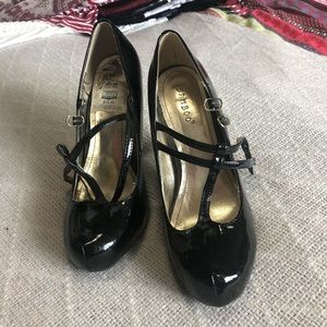 Black double buckle heel